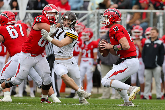 D25-mcd-JCA-fball-317